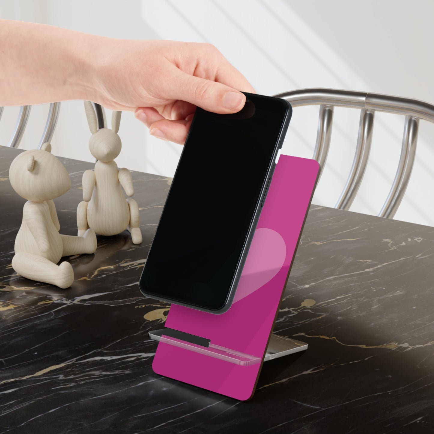 Heart-Themed Smartphone Stand - Cute & Functional Mobile Display Holder
