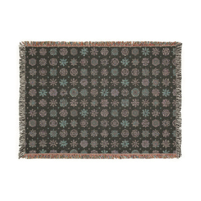 Snowflake pattern Woven Throw Blanket — Reversible Vintage-Inspired Cozy Throw