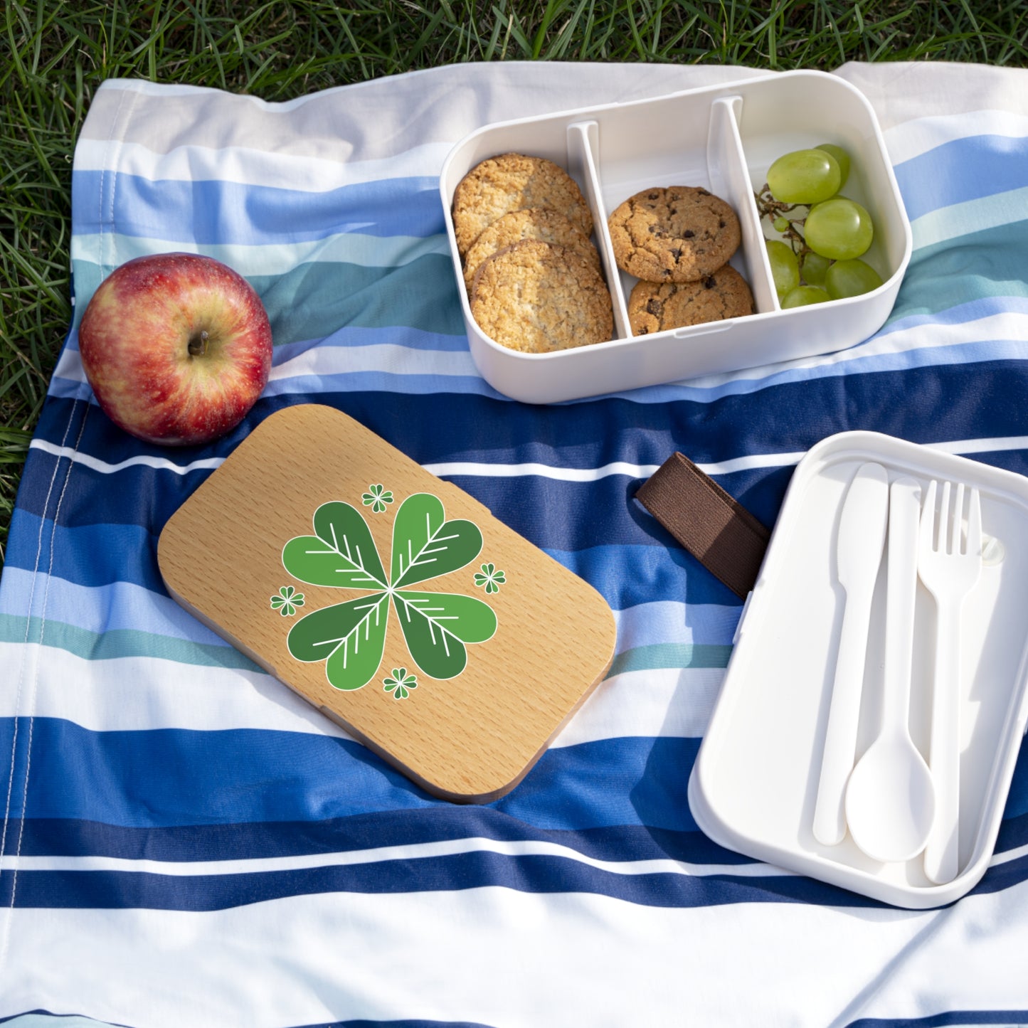 St. Patrick’s day Eco-Friendly Bento Lunch Box with Clover Design