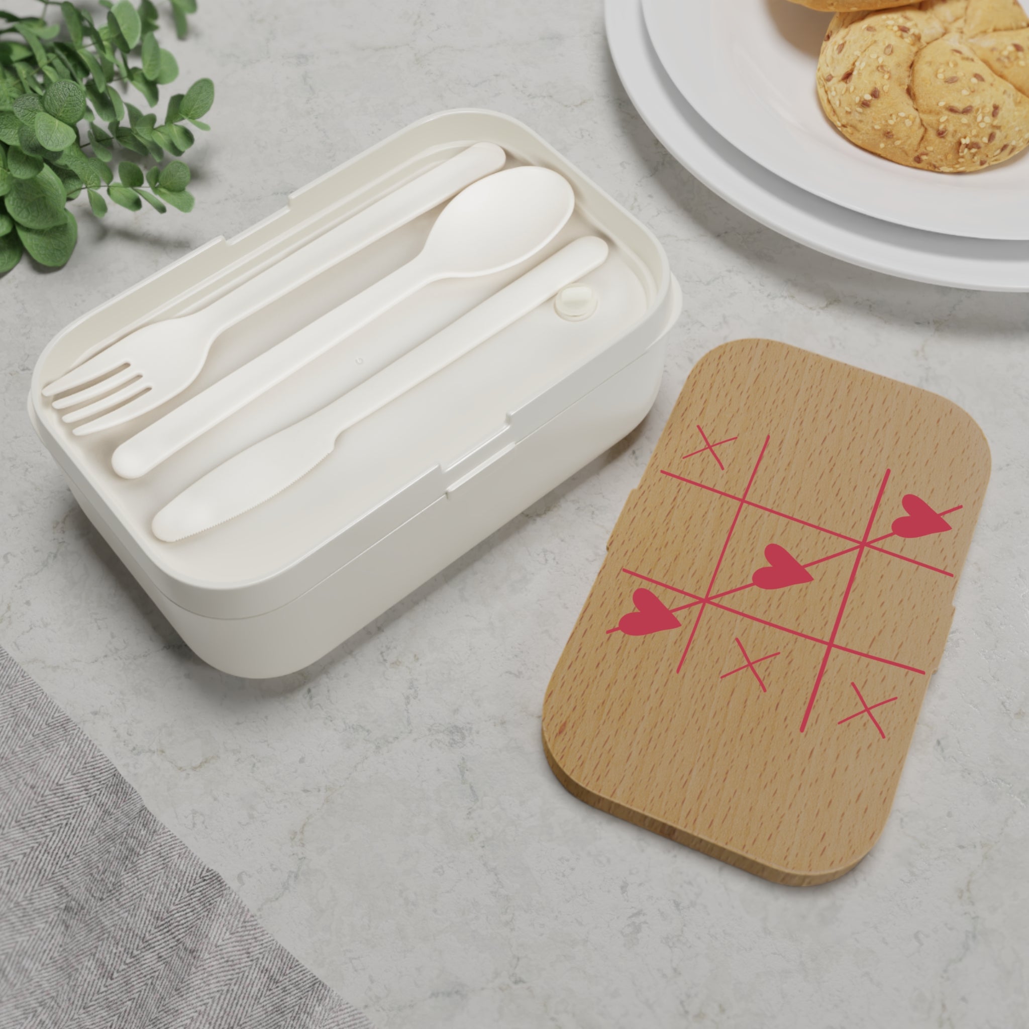 Romantic Bento Lunch Box with Tic-Tac-Toe Hearts Design