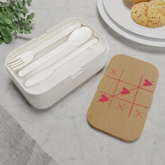 Romantic Bento Lunch Box with Tic-Tac-Toe Hearts Design