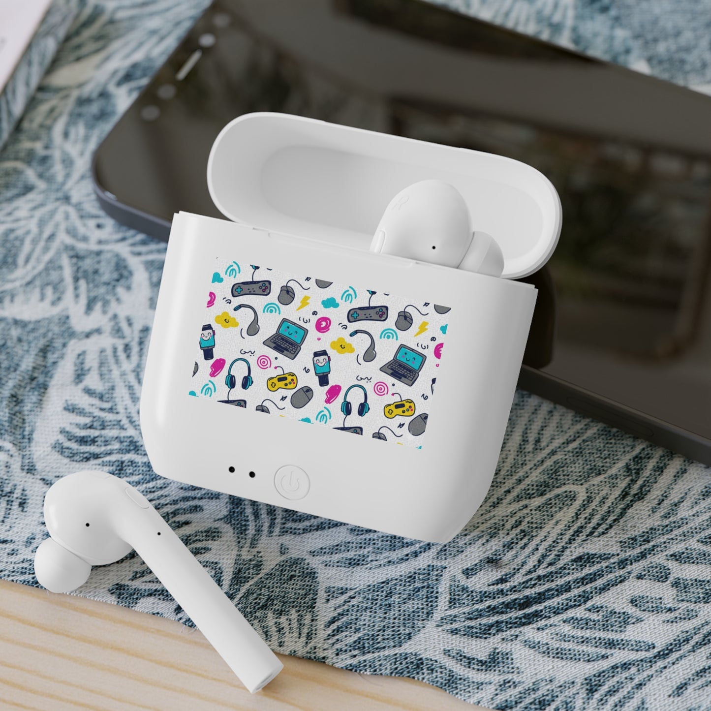 Wireless Earbuds Case — Retro Gaming Pattern
