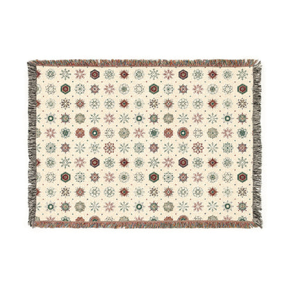 Snowflake pattern Woven Throw Blanket — Reversible Vintage-Inspired Cozy Throw